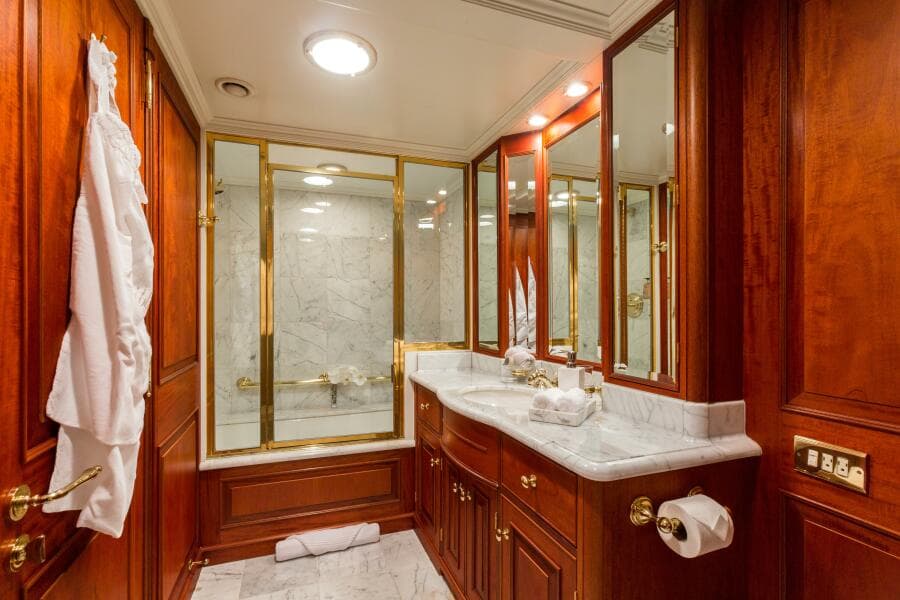 1997 Palmer Johnson Pilothouse