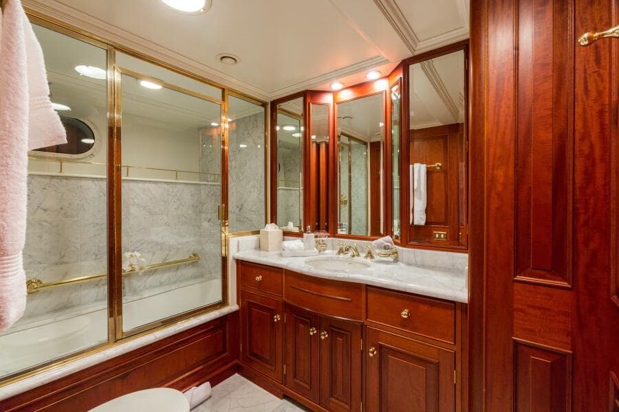 1997 Palmer Johnson Pilothouse