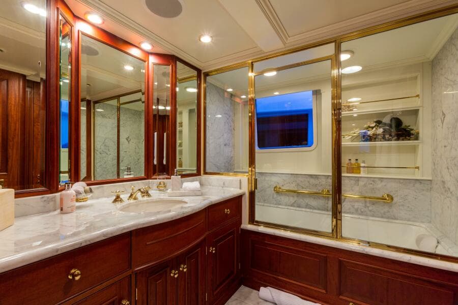 1997 Palmer Johnson Pilothouse