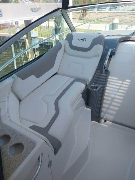 2011 Monterey 340 Sport Yacht