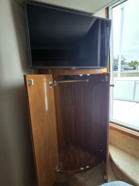 Carver Main Cabin Closet 2b
