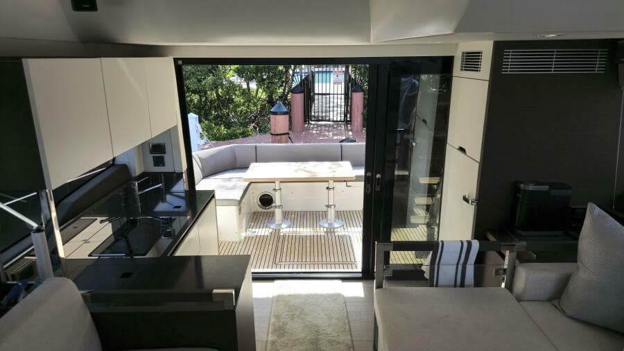 2018 Prestige 460