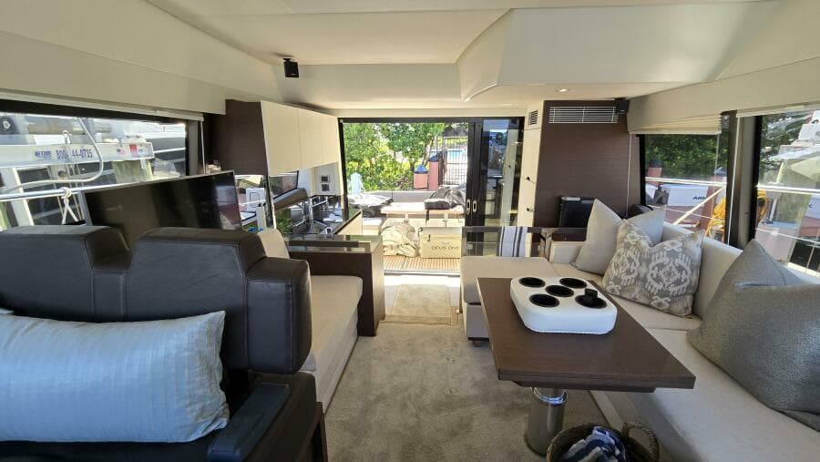 2018 Prestige 460