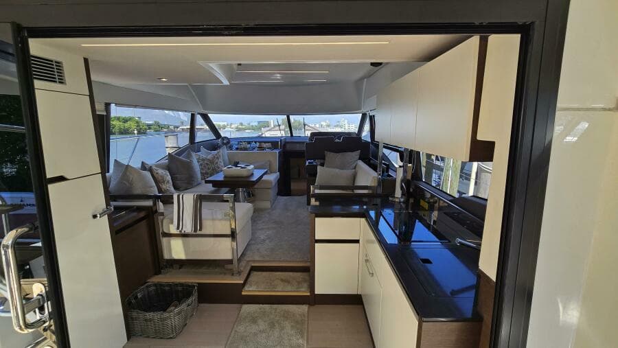 2018 Prestige 460