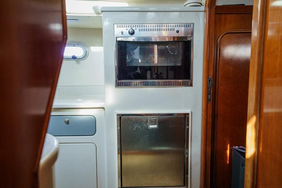 1995 Prout 45