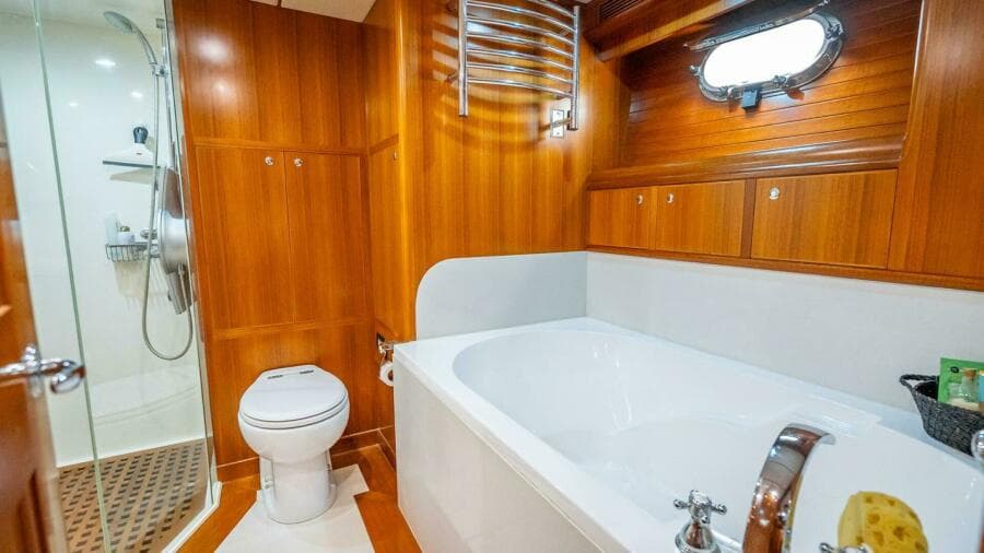2009 Nordhavn 76