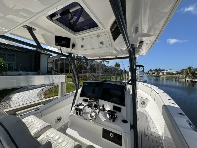 2023 Sea Fox 328 Commander