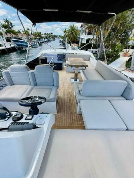 2019 Sealine F430