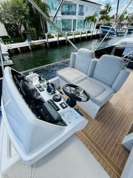 2019 Sealine F430
