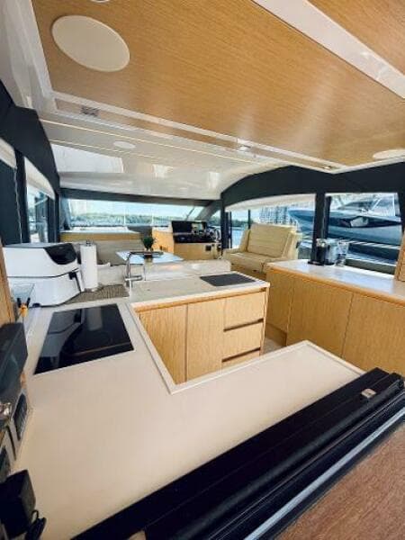 2019 Sealine F430
