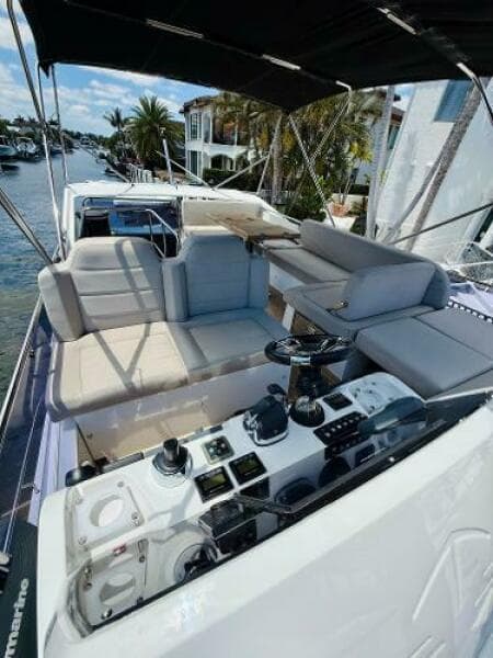 2019 Sealine F430