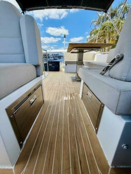 2019 Sealine F430