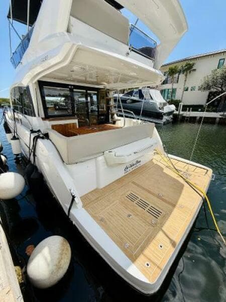 2019 Sealine F430
