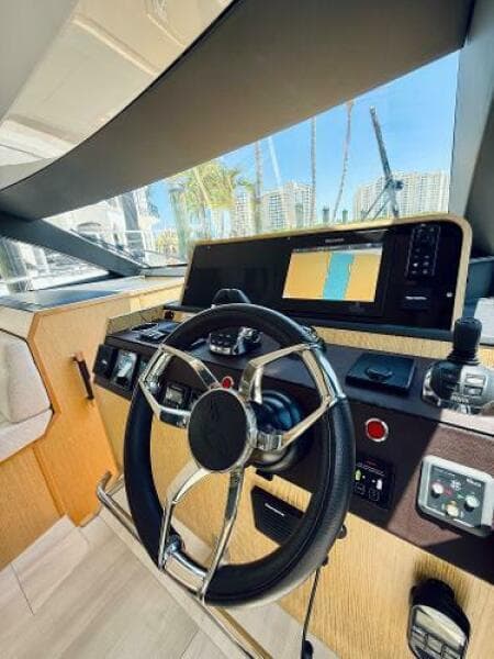 2019 Sealine F430