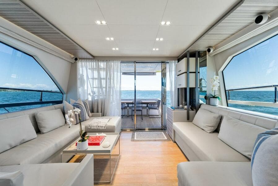 2023 Ferretti Yachts 670