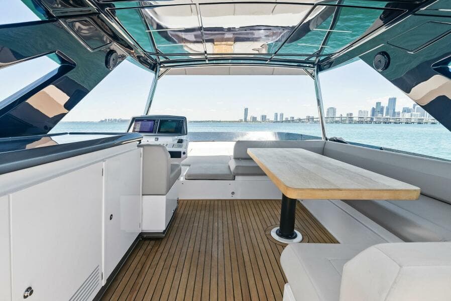 2023 Ferretti Yachts 670