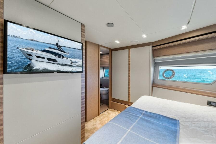 2023 Ferretti Yachts 670