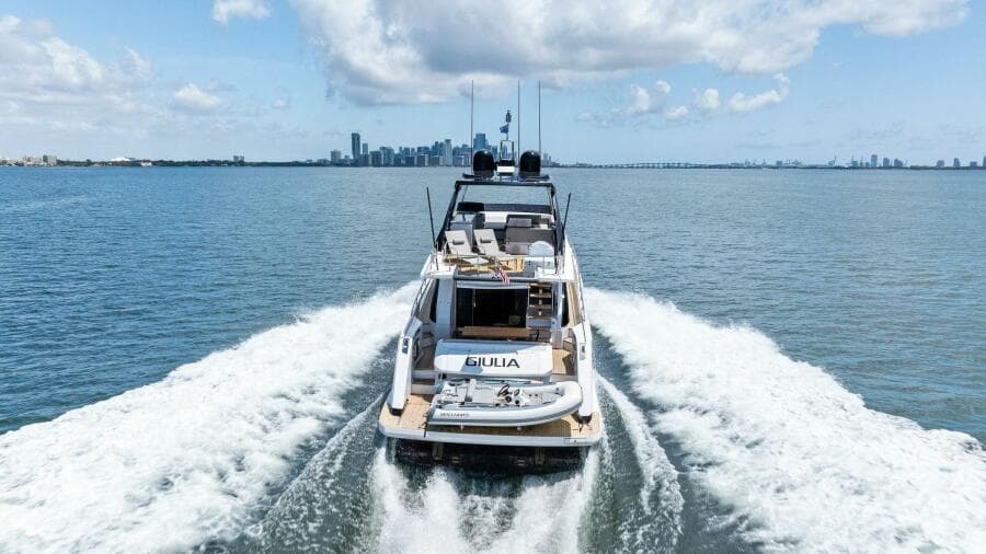 2023 Ferretti Yachts 670
