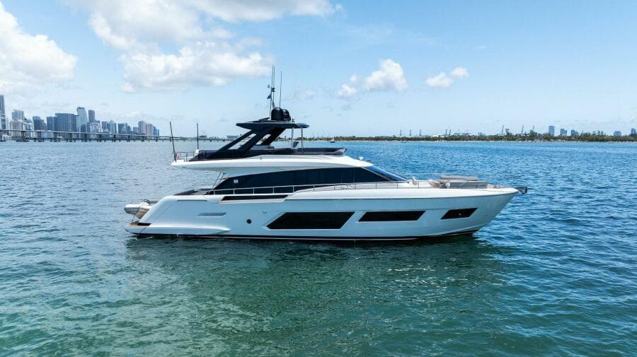 2023 Ferretti Yachts 670