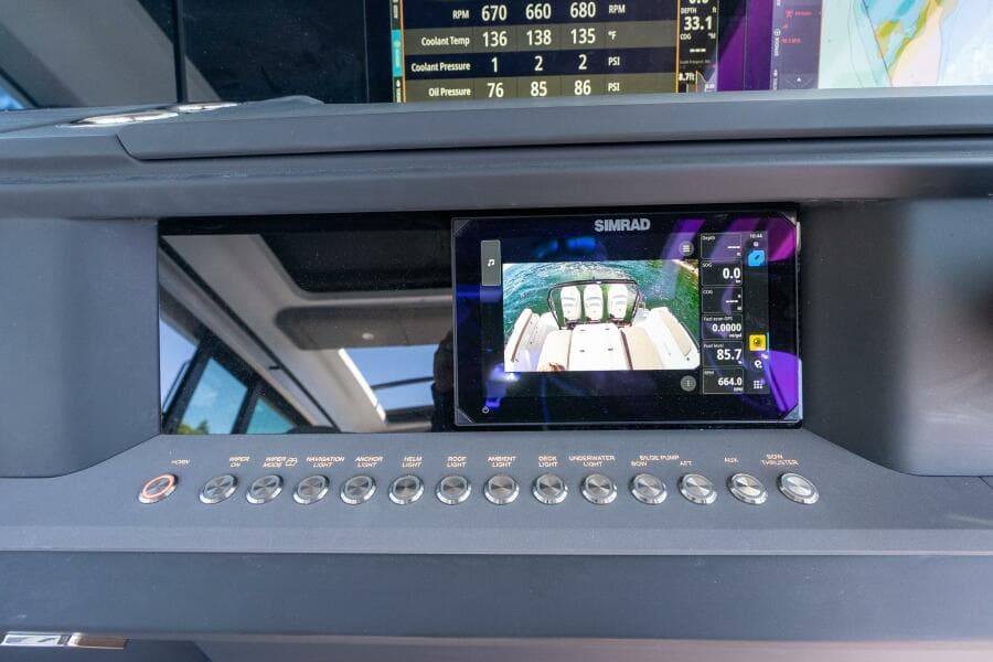 2025 Axopar Cross Cabin