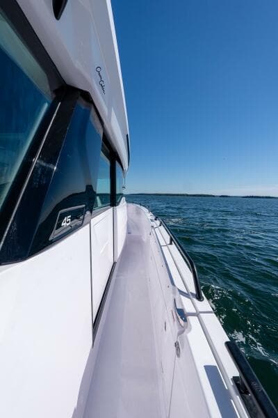 2025 Axopar Cross Cabin