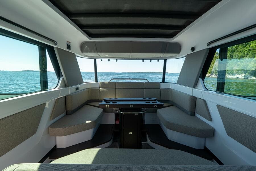2025 Axopar Cross Cabin