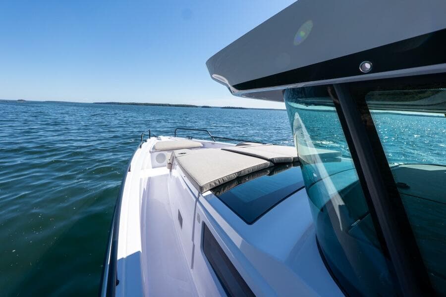 2025 Axopar Cross Cabin