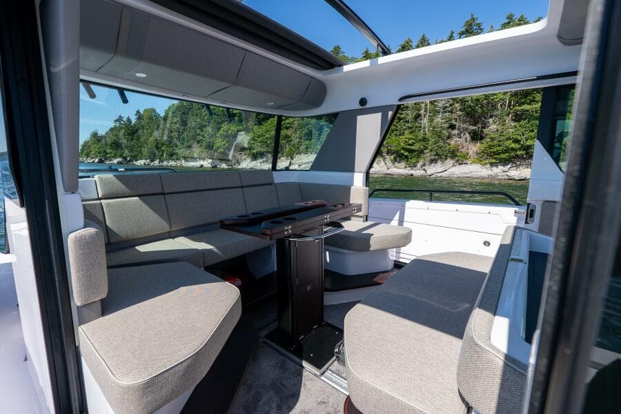 2025 Axopar Cross Cabin