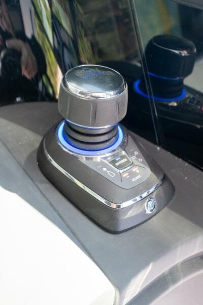 2025 Axopar Cross Cabin