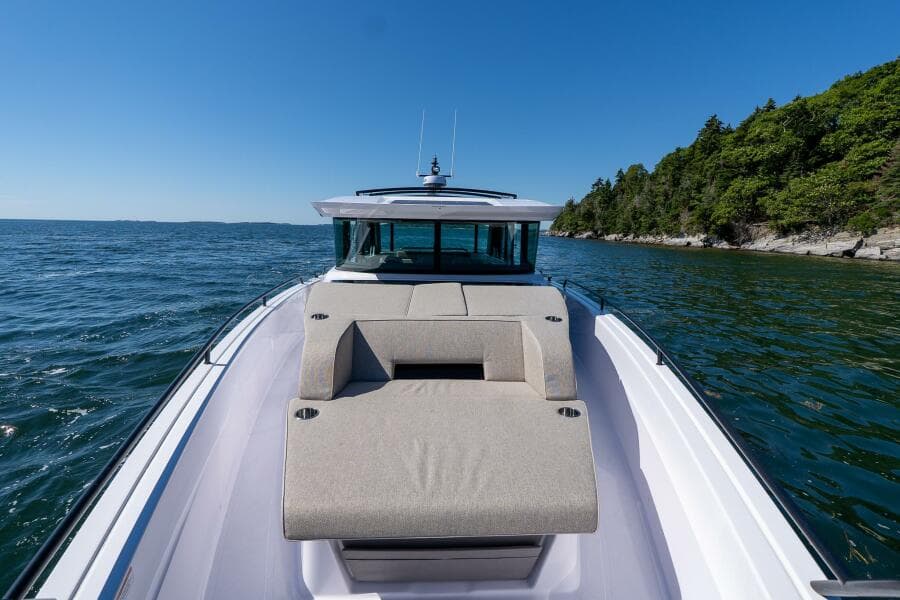 2025 Axopar Cross Cabin