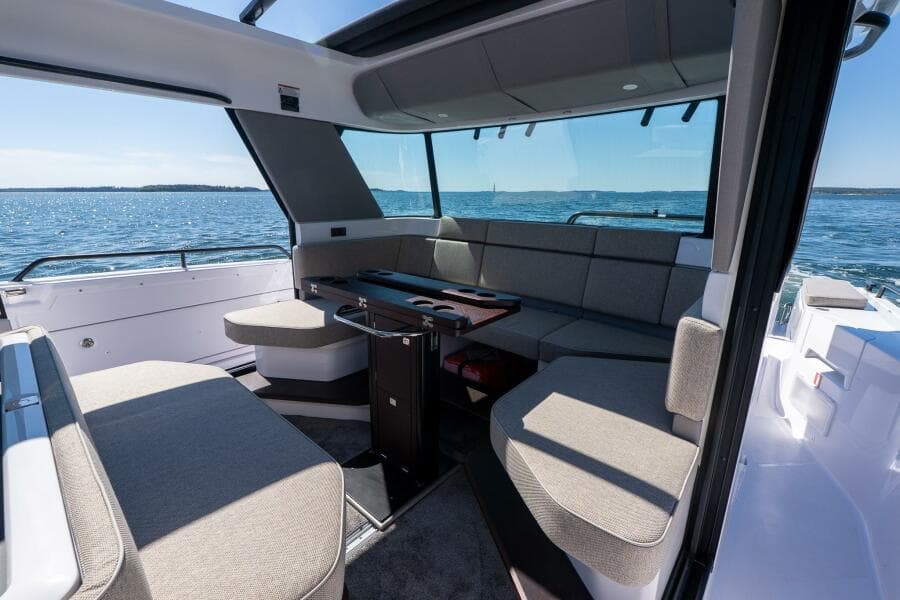 2025 Axopar Cross Cabin