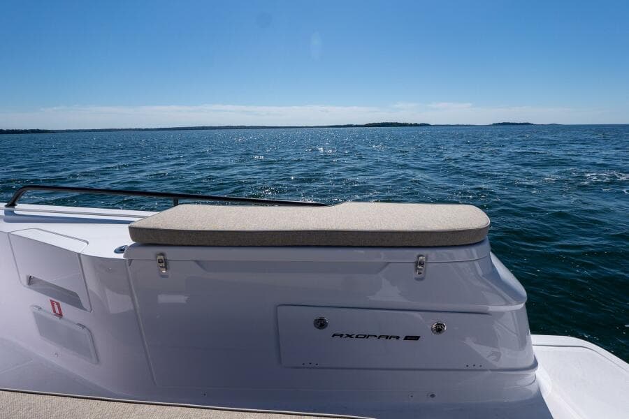 2025 Axopar Cross Cabin