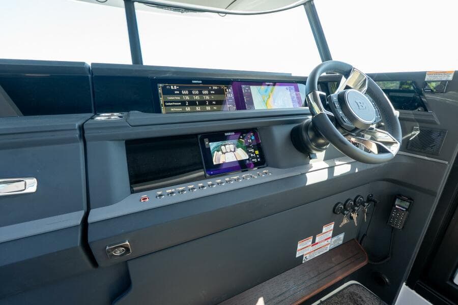 2025 Axopar Cross Cabin