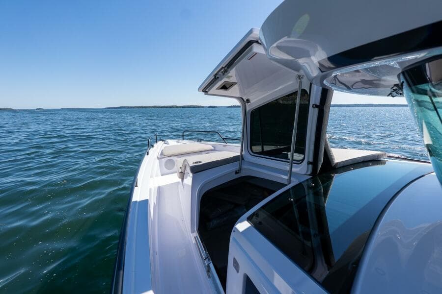 2025 Axopar Cross Cabin