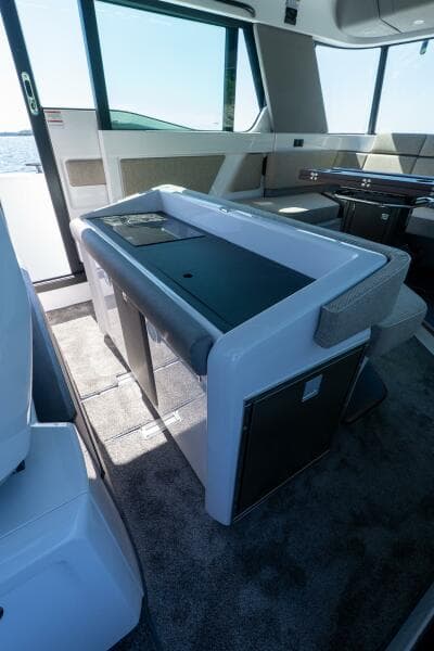 2025 Axopar Cross Cabin