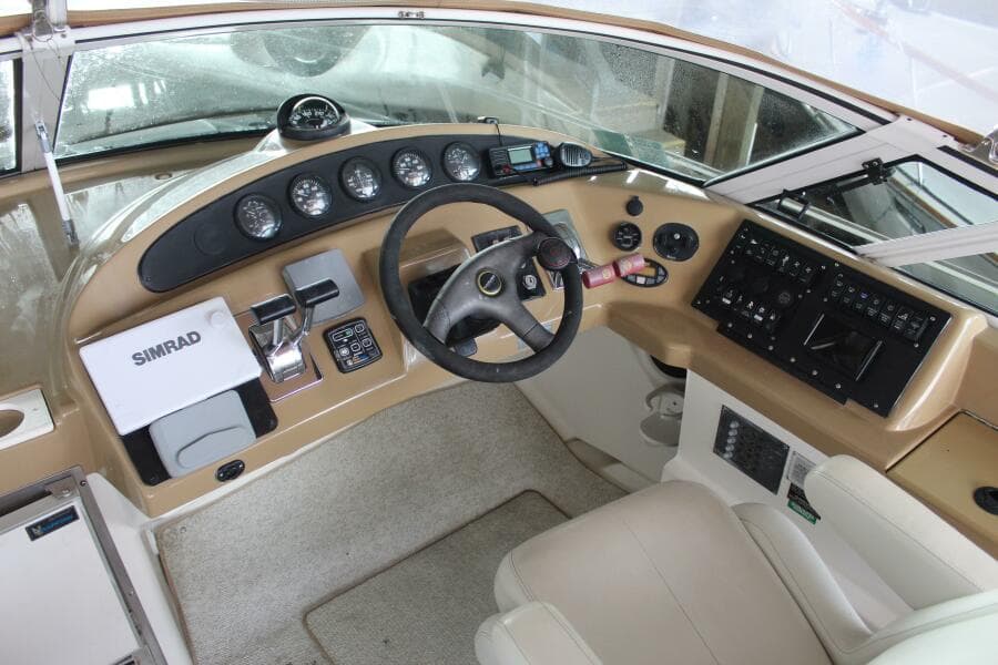 2004 Carver 360 Mariner