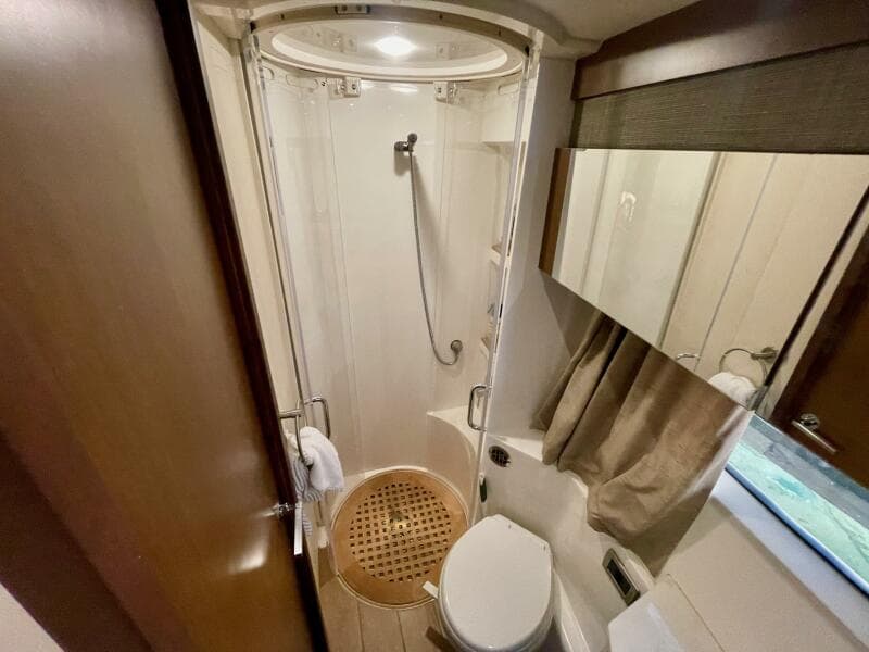 2017 Sea Ray 400 Sundancer
