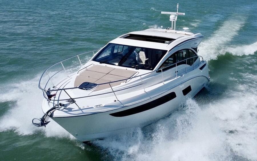 2017 Sea Ray 400 Sundancer
