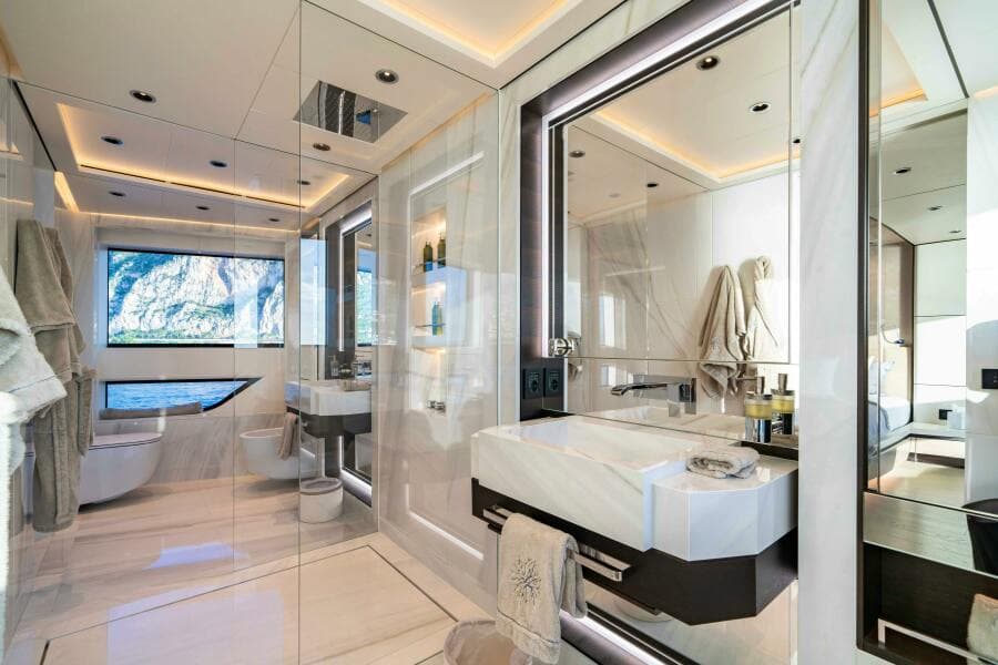 2028 Ocean King DUCALE 120