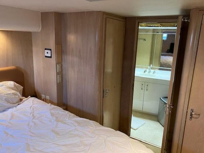 1996 Hatteras Sport Deck