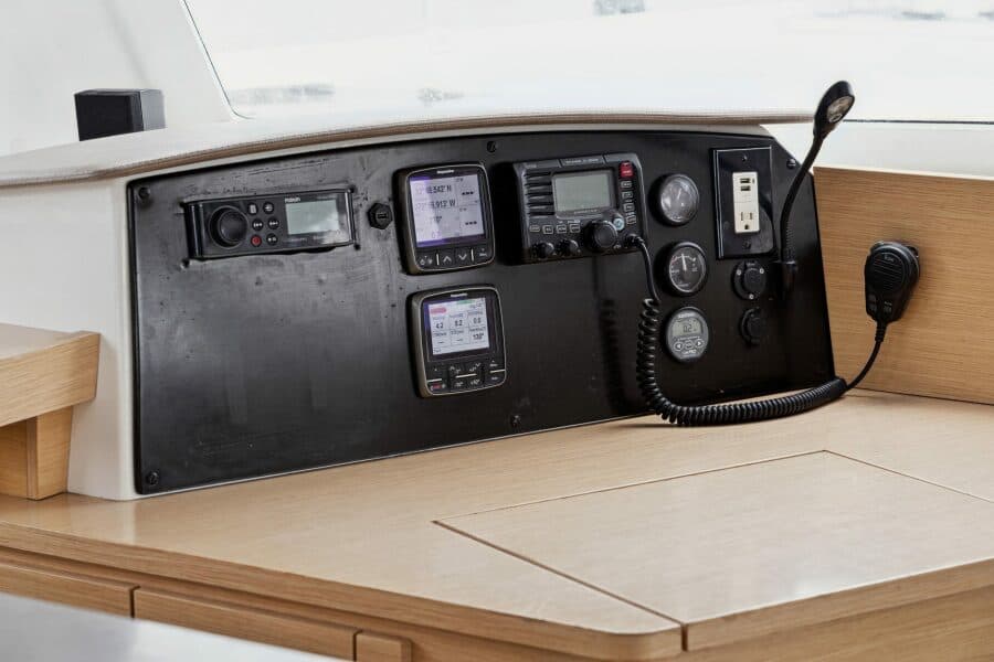 2014-fountaine-pajot-helia-44-sail-9755226-20250618093404100-1.jpg