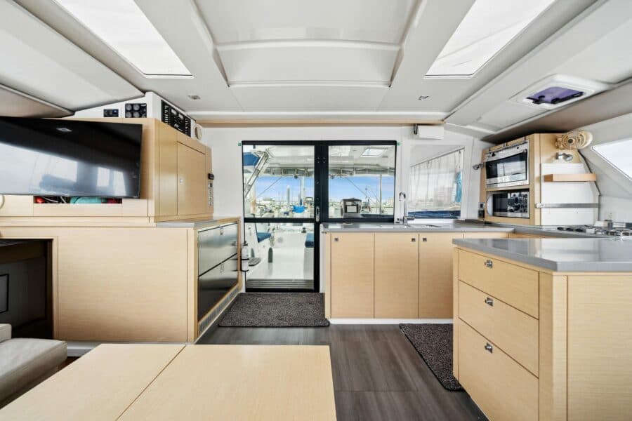 2014-fountaine-pajot-helia-44-sail-9755226-20250618093337242-1.jpg