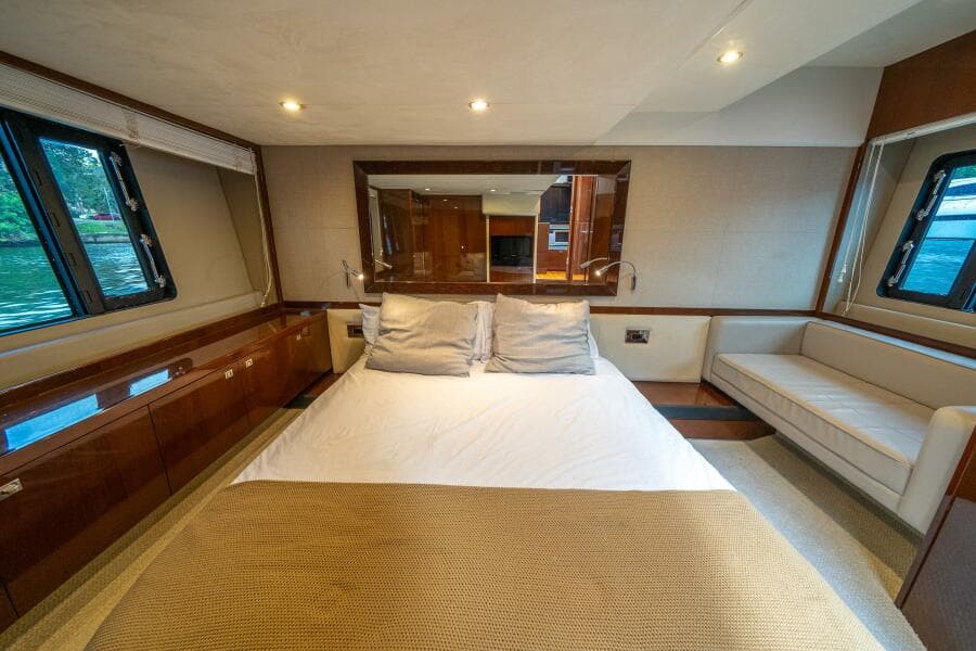2012 Princess V52