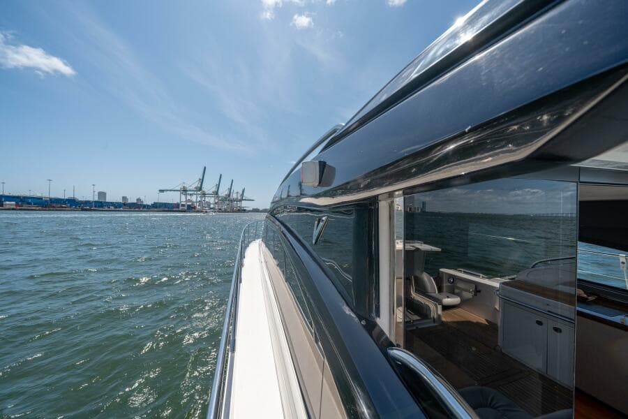 2012 Princess V52