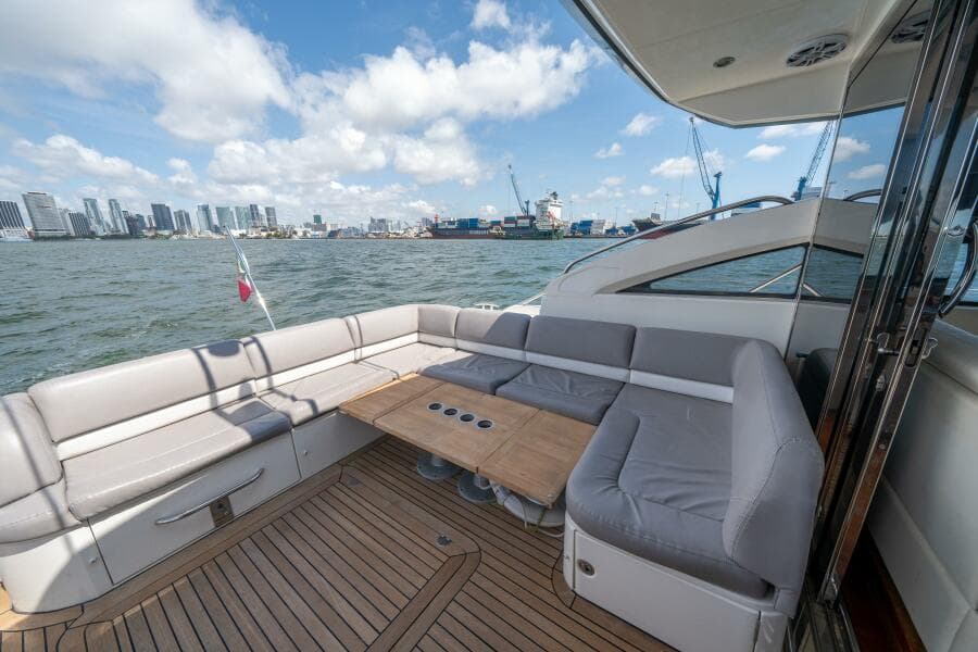 2012 Princess V52