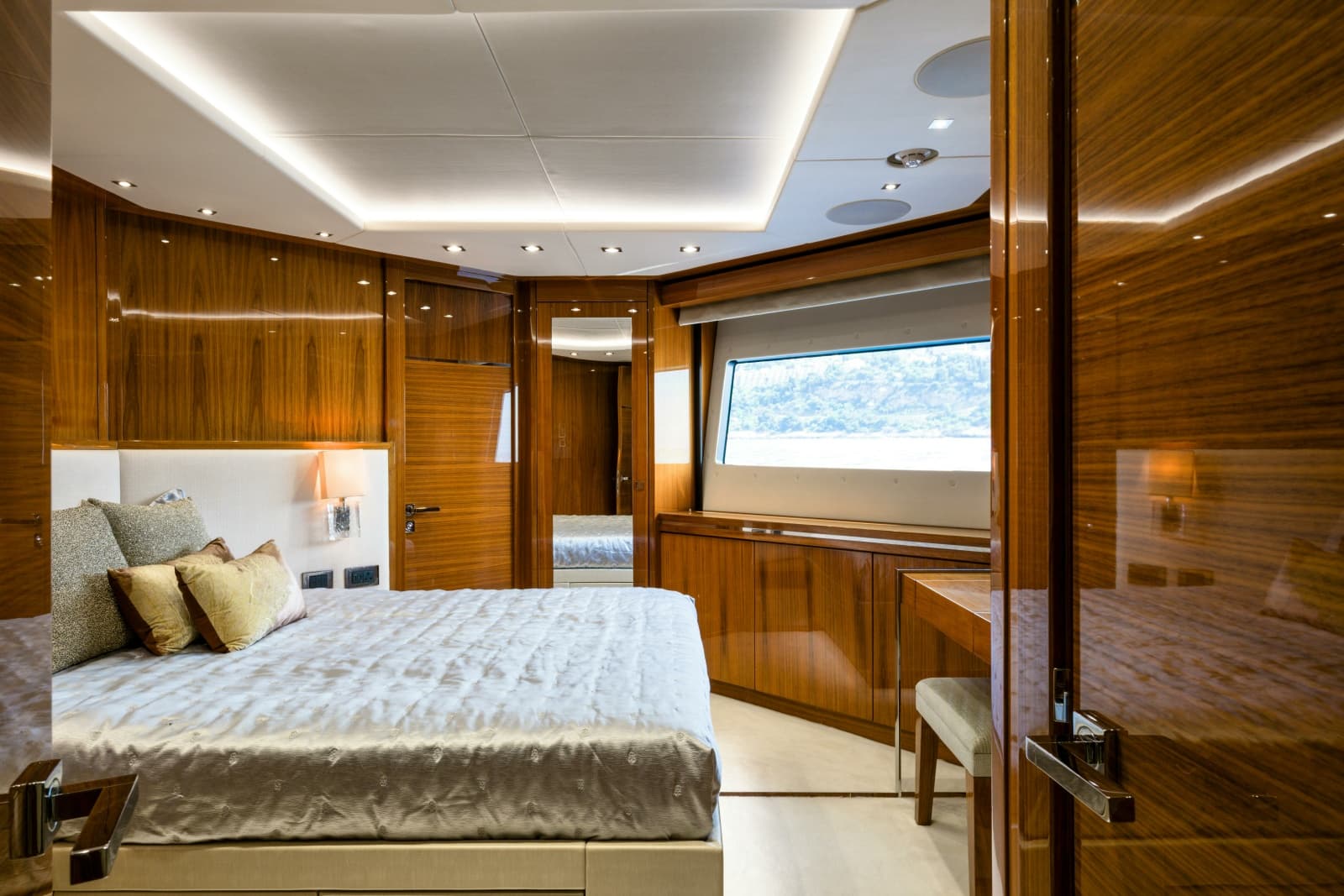 2018 Sunseeker Sunseeker 116 Yacht