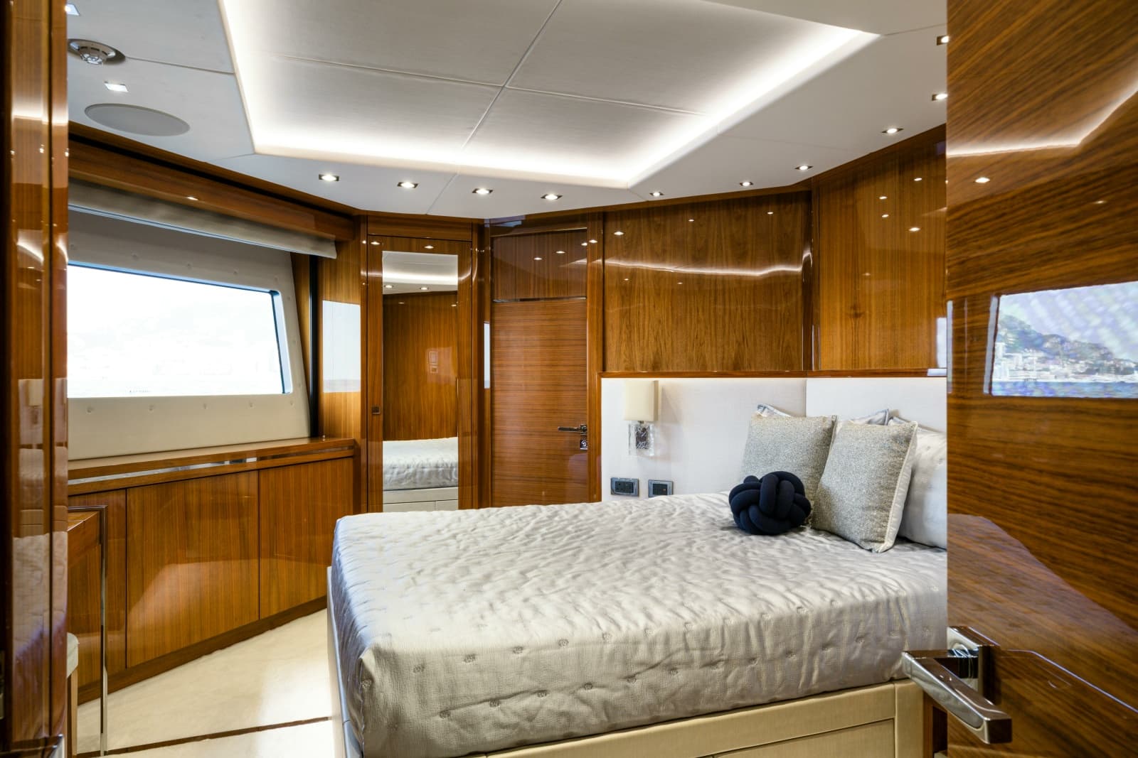 2018 Sunseeker Sunseeker 116 Yacht