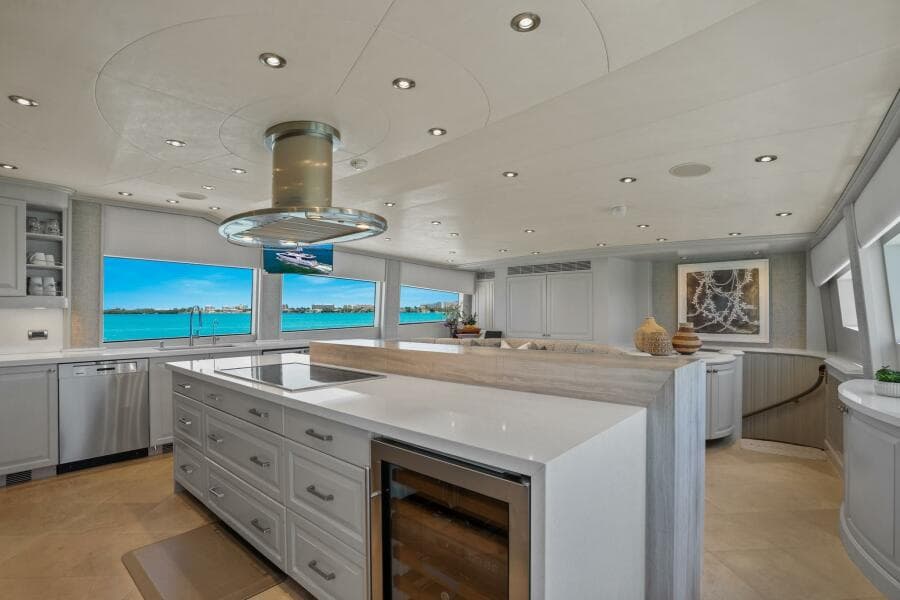 2004 Crescent Raised Pilothouse
