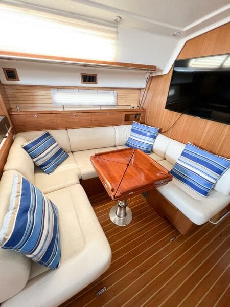 2019 Catalina 425