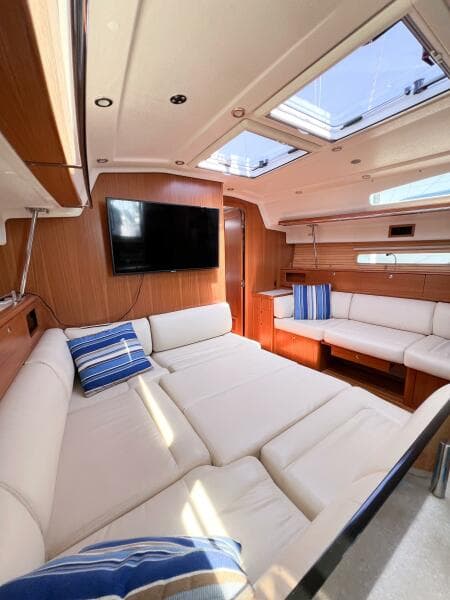 2019 Catalina 425